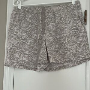 SIZE L LL BEAN TAUPE PRINT DRAWSTRING SHORTS WITH POCKETS